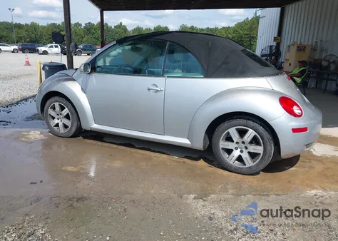 2006 Volkswagen New Beetle 2.5 z USA, uszkodzony, nr VIN 3VWPF31Y86M307888